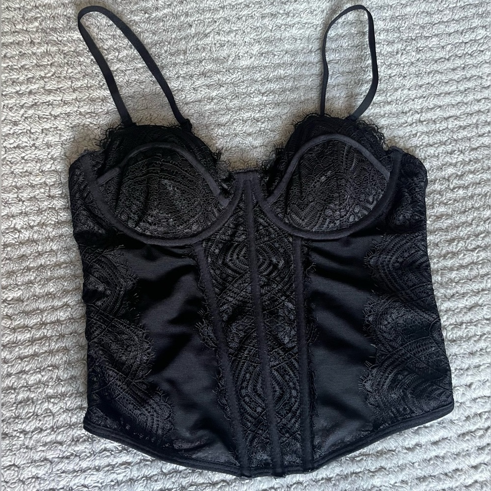 Black lacy corset top from garage. Worn only once!